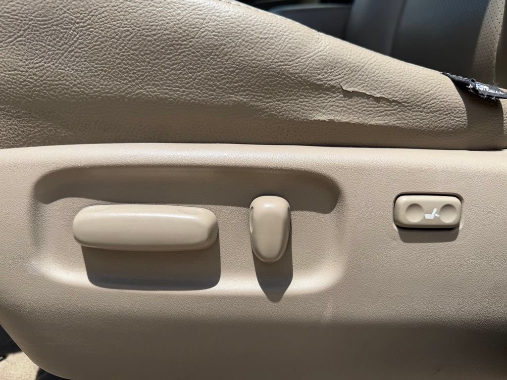Used 2007 Toyota RAV4 Limited FWD image 8