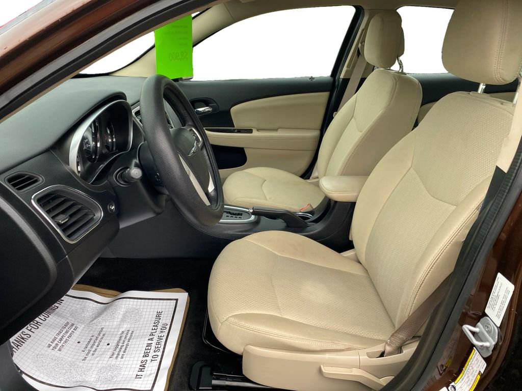 Used 2012 Chrysler 200 Touring FWD image 10