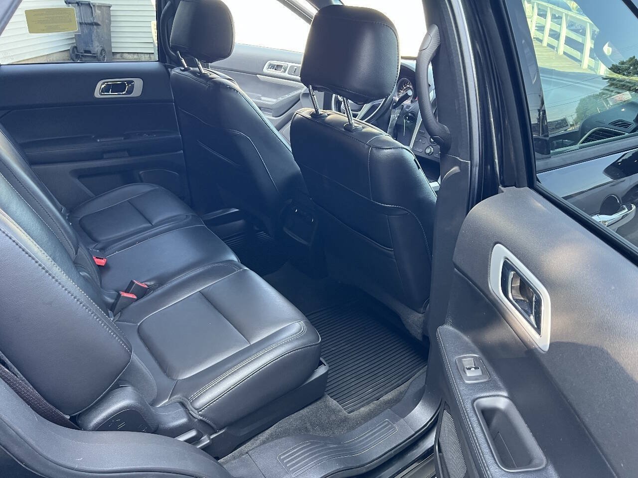 Used 2014 Ford Explorer XLT w/ Equipment Group 202A AWD/4WD image 19