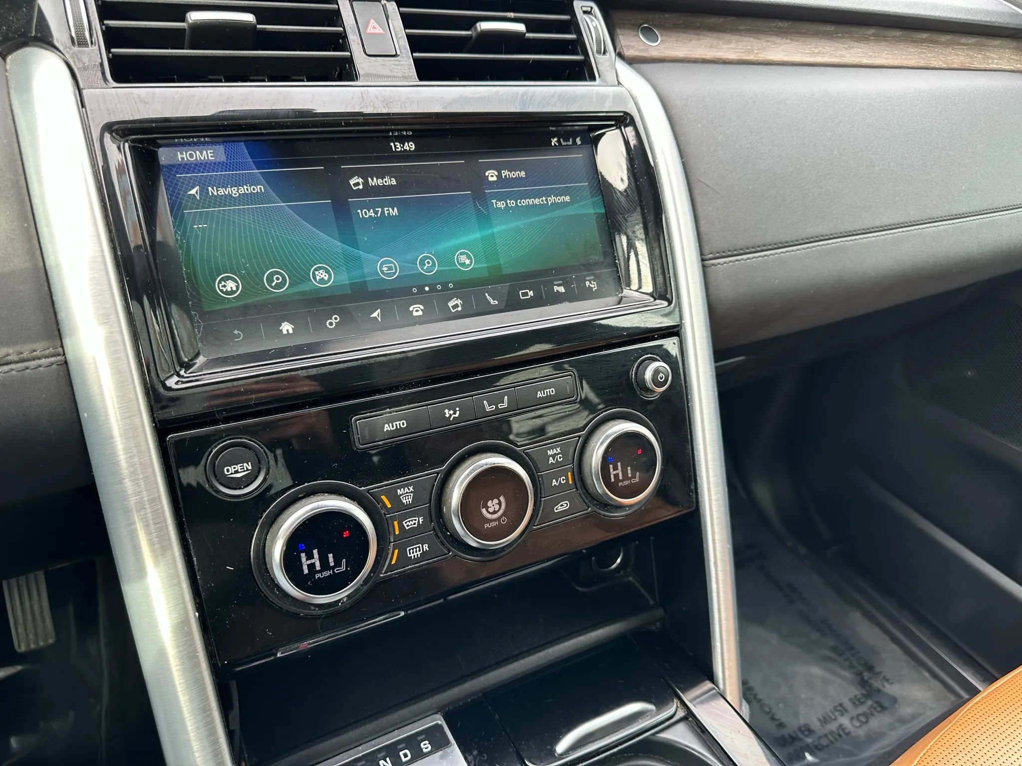 Used 2020 Land Rover Discovery HSE image 26