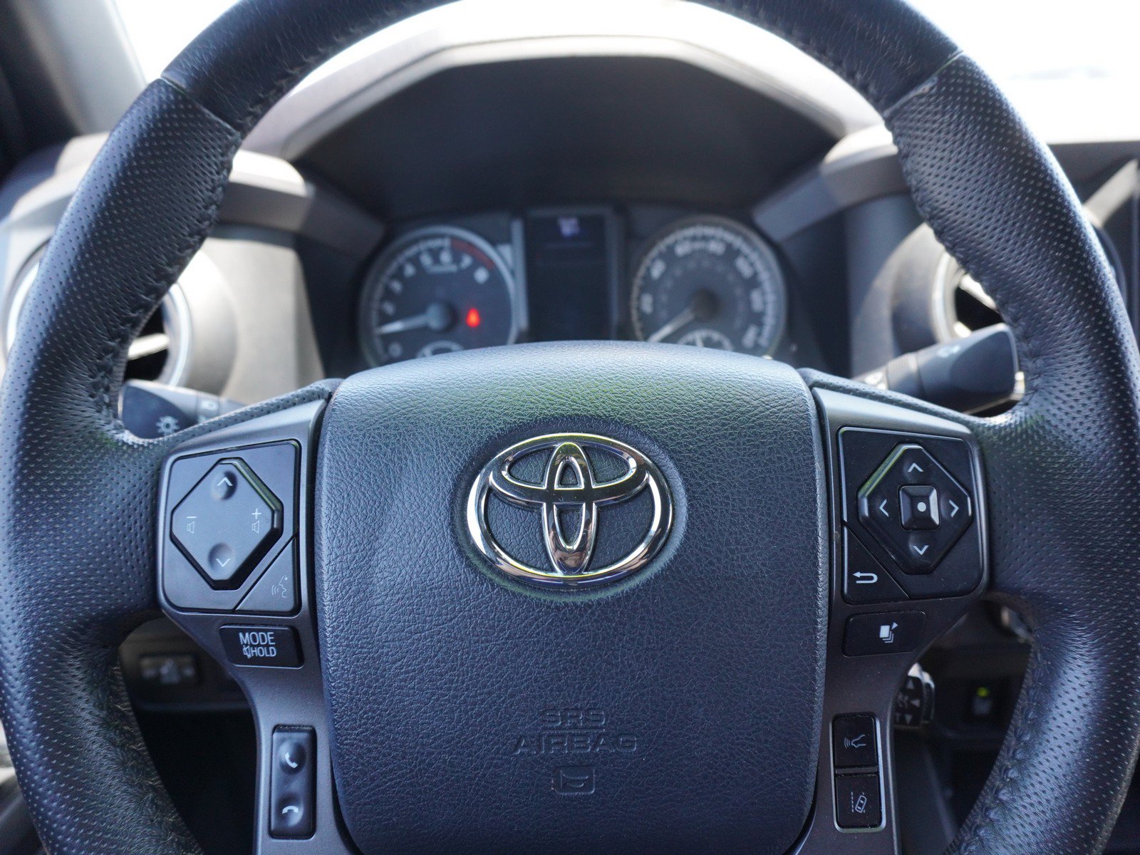 Used 2020 Toyota Tacoma TRD Sport w/ Technology Package AWD/4WD image 23