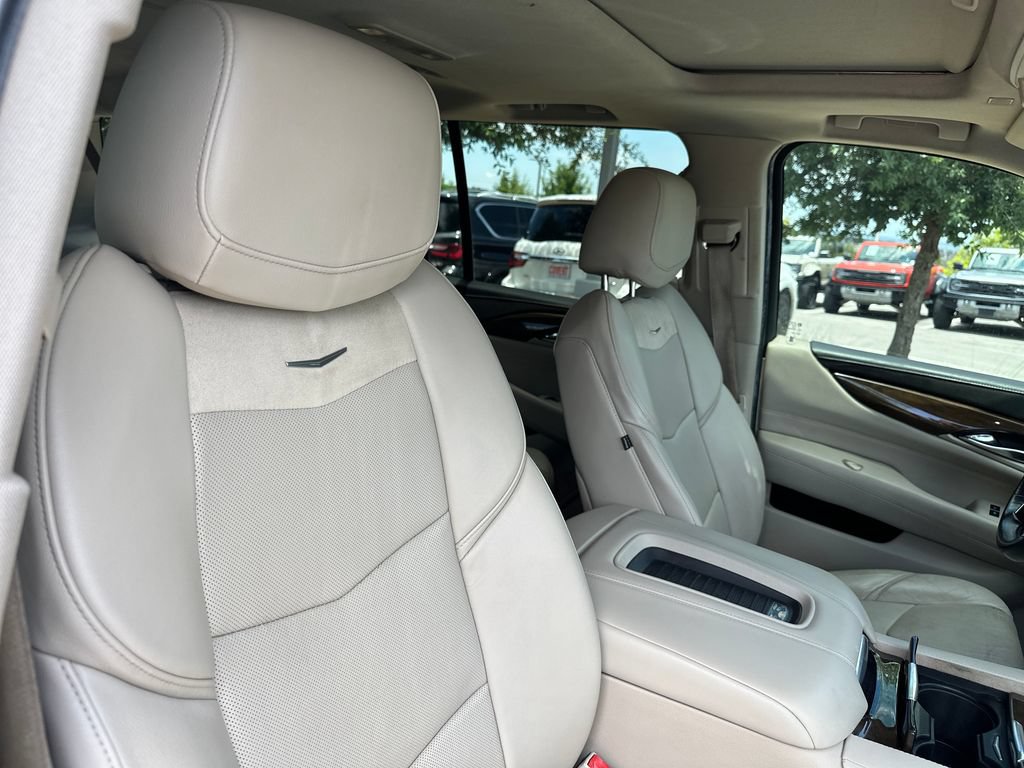 Used 2020 Cadillac Escalade ESV Luxury RWD image 39