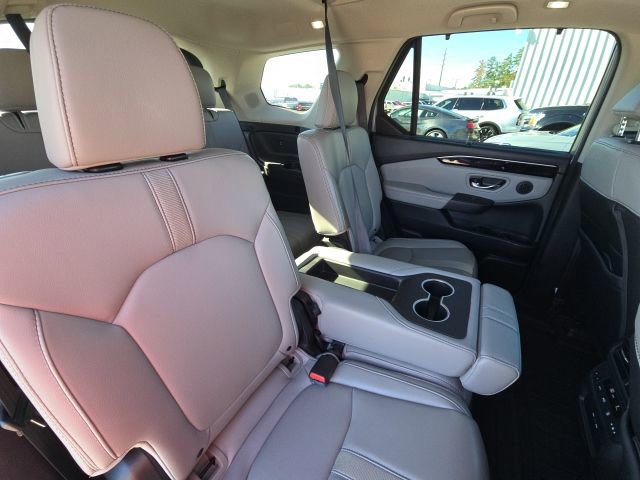 Used 2024 Honda Pilot Touring image 19