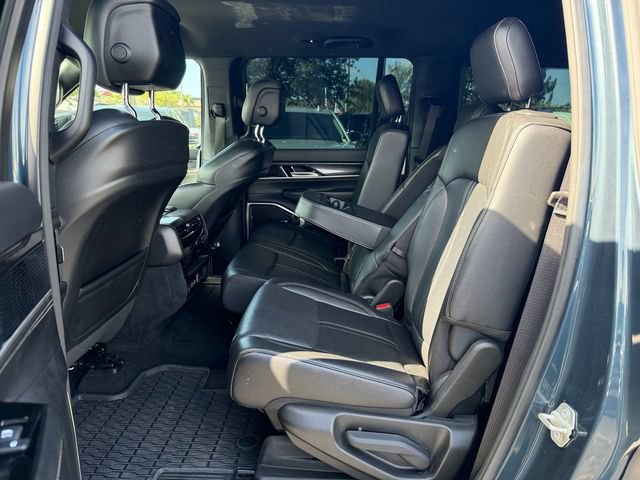Used 2023 Jeep Wagoneer 4WD image 13