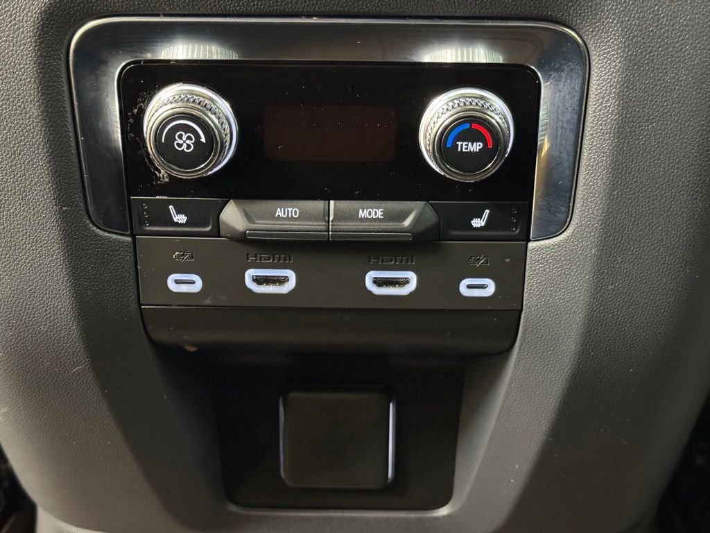Used 2023 GMC Yukon XL Denali w/ Advanced Technology Package AWD/4WD image 20