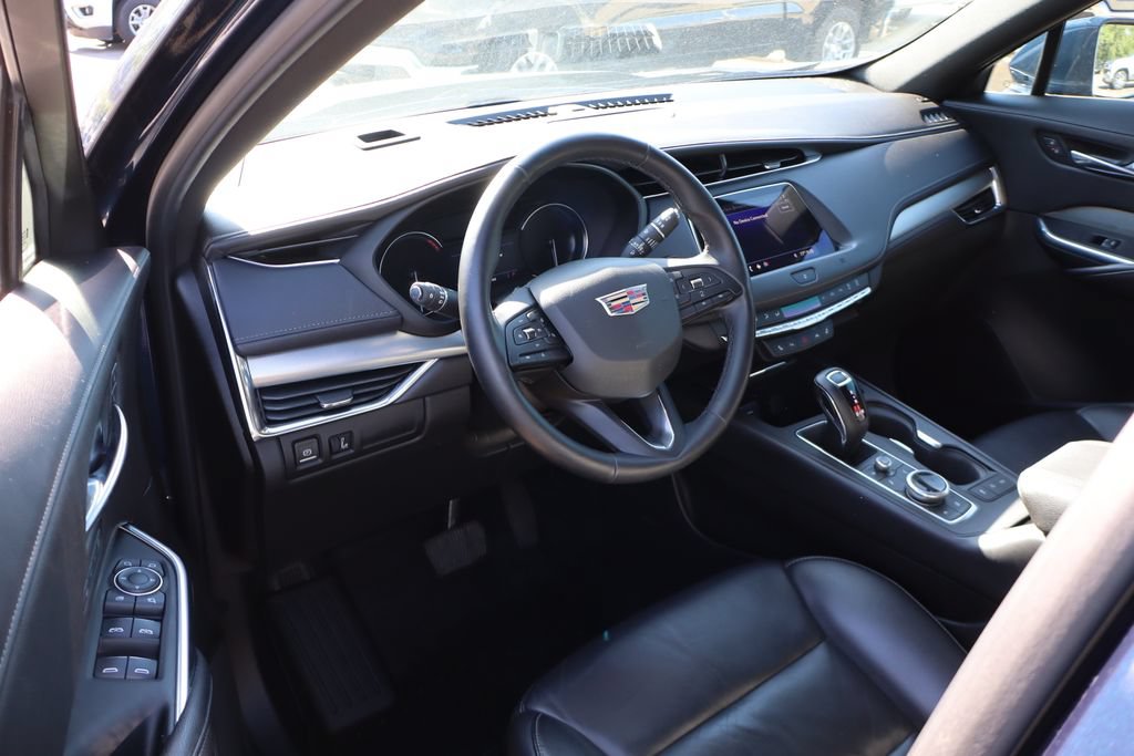 Used 2019 Cadillac XT4 Premium Luxury w/ Cold Weather Package AWD/4WD image 13