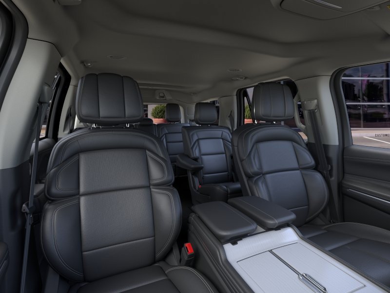 New 2026 Lincoln Navigator Premiere AWD/4WD image 10