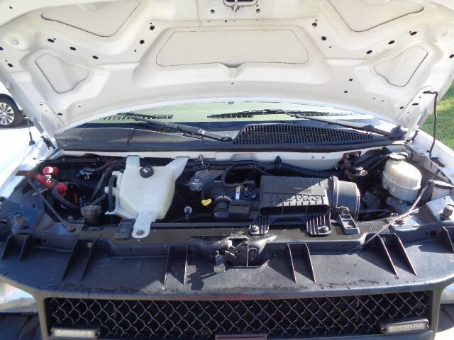 Used 2016 Chevrolet Express 2500 RWD image 25