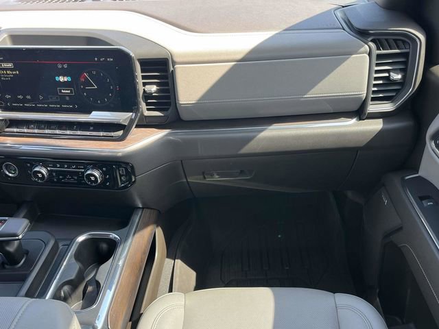 Used 2023 GMC Sierra 1500 SLT w/ SLT Premium Package AWD/4WD image 18