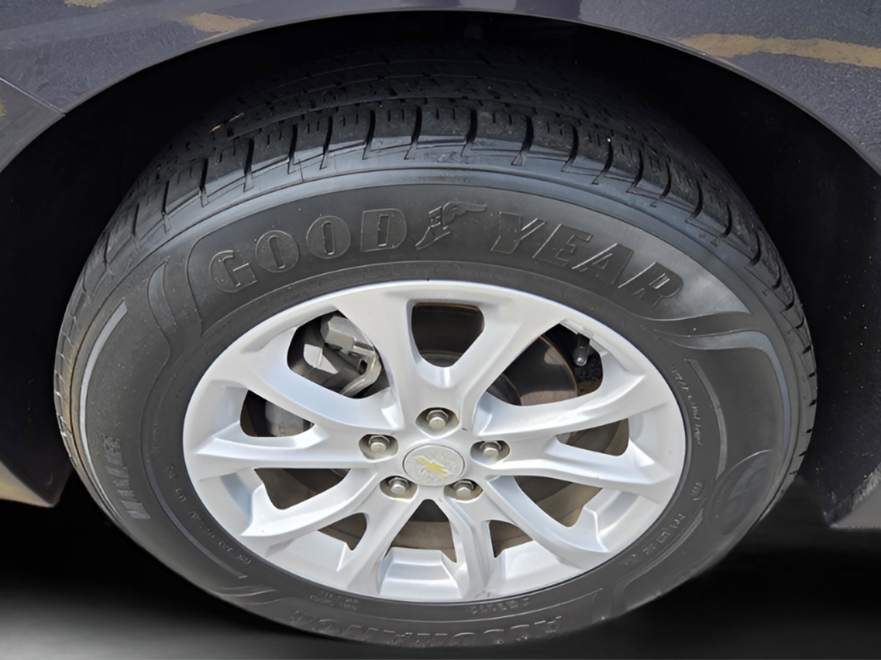 Used 2018 Chevrolet Equinox LS FWD image 30