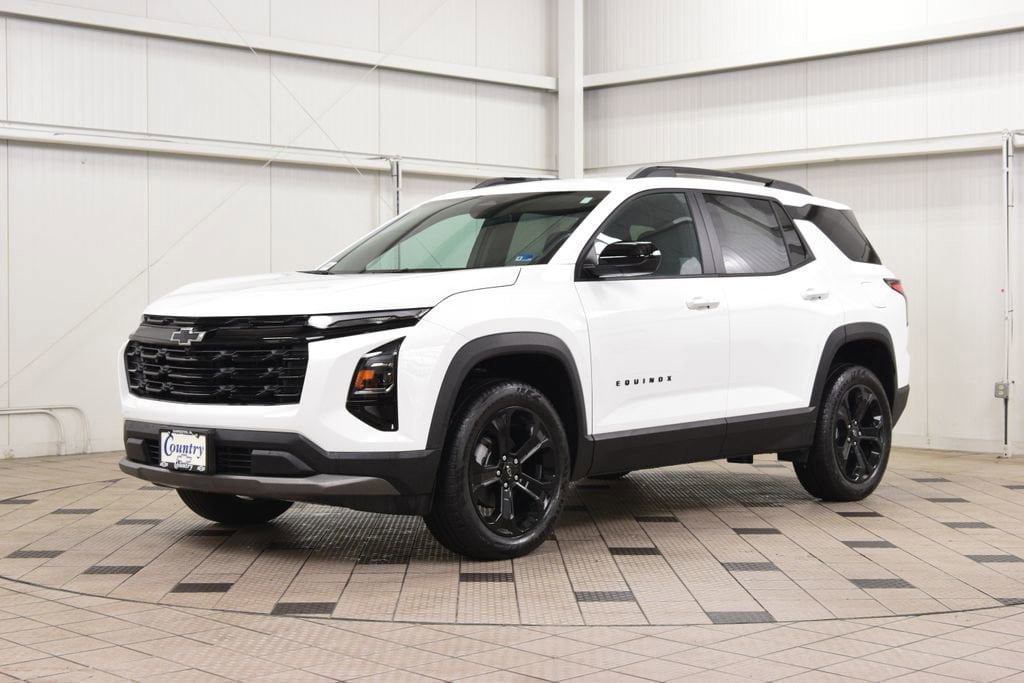 New 2026 Chevrolet Equinox LT w/ Midnight Edition FWD image 3