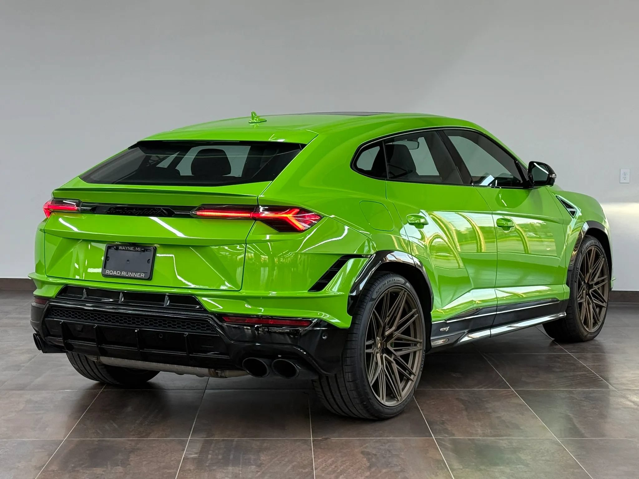 Used 2023 Lamborghini Urus S AWD/4WD image 11