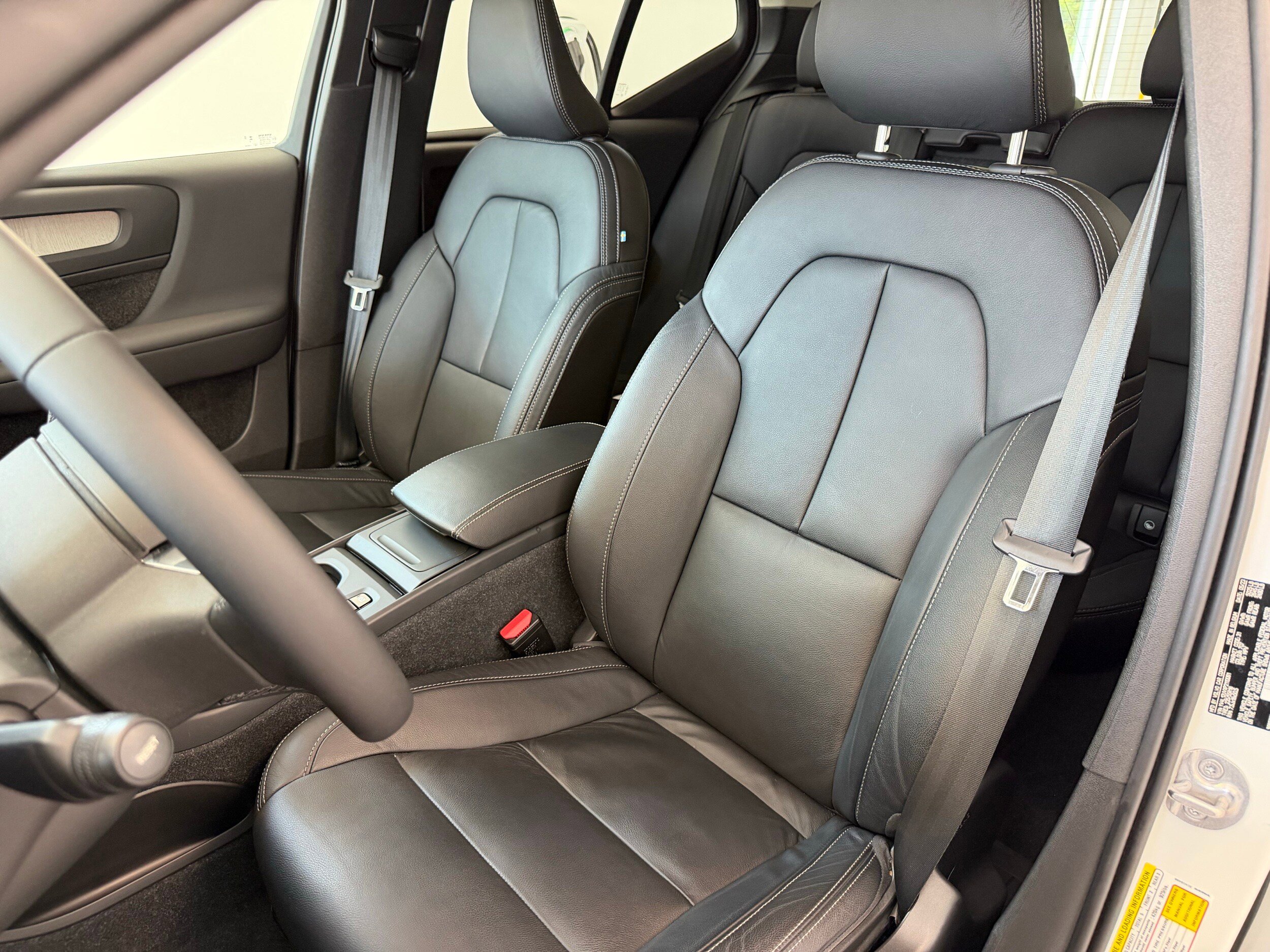 Certified 2023 Volvo XC40 B5 Core w/ Convenience Package AWD/4WD image 15