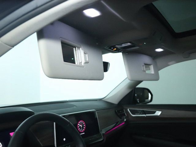 Used 2024 Volkswagen Atlas SEL Premium R-Line AWD/4WD image 24