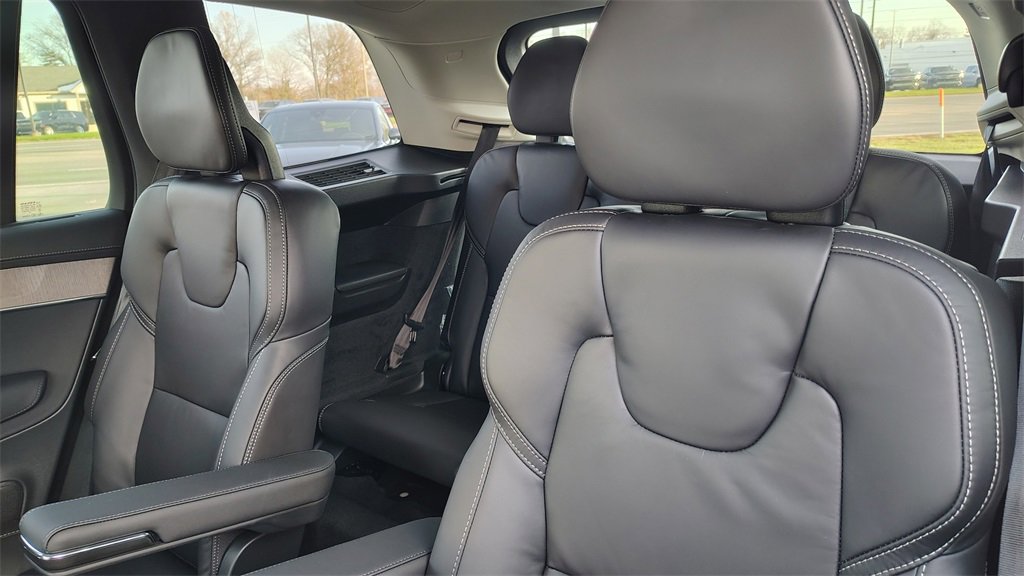 New 2026 Volvo XC90 B6 Ultra image 28