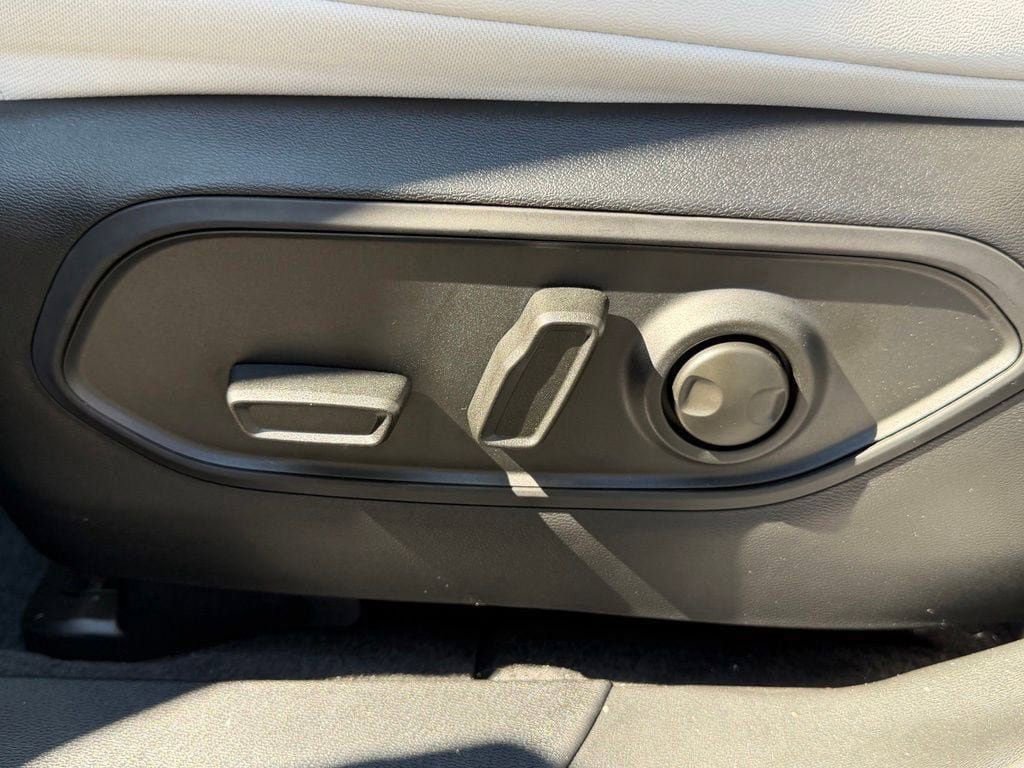 New 2026 Jeep Cherokee Limited AWD/4WD image 15