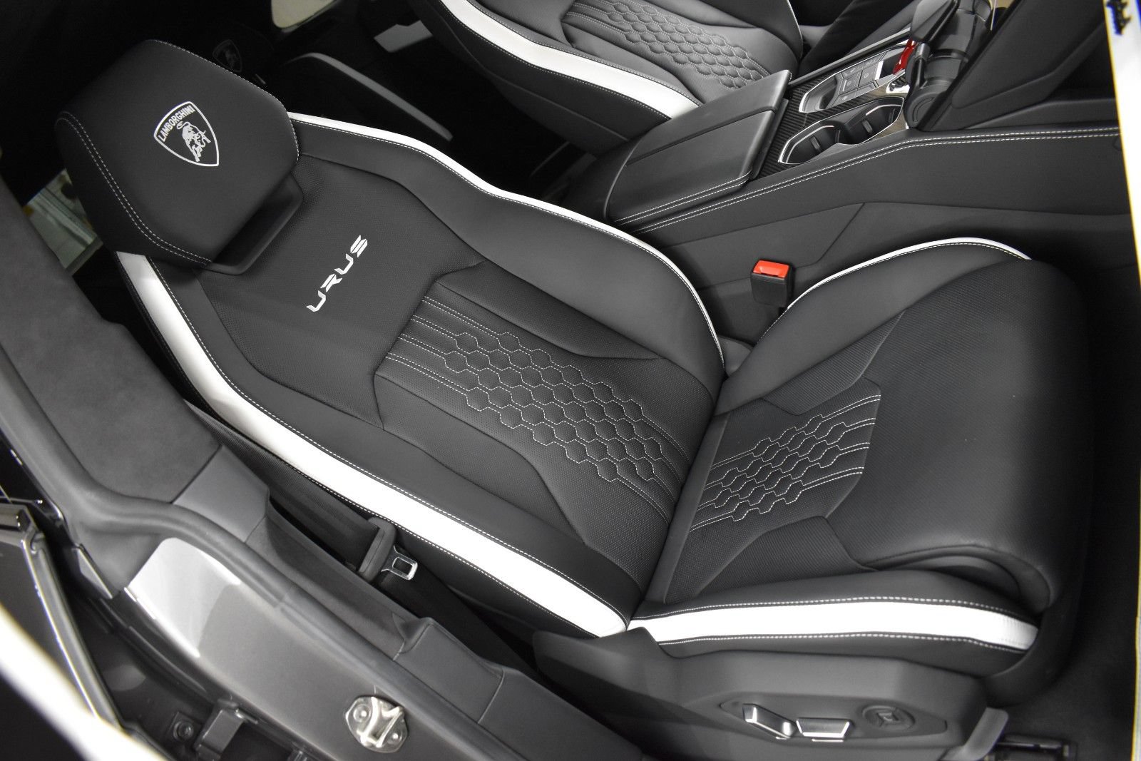 Used 2024 Lamborghini Urus S AWD/4WD image 30