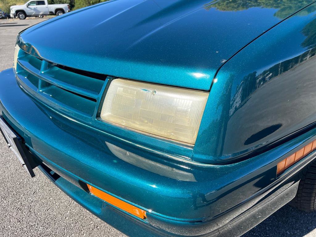 Used 1993 Dodge Shadow ES FWD image 10
