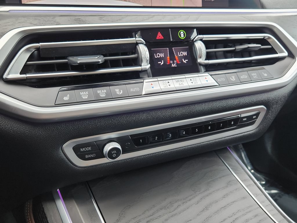 Used 2020 BMW X7 xDrive40i w/ Premium Package AWD/4WD image 10