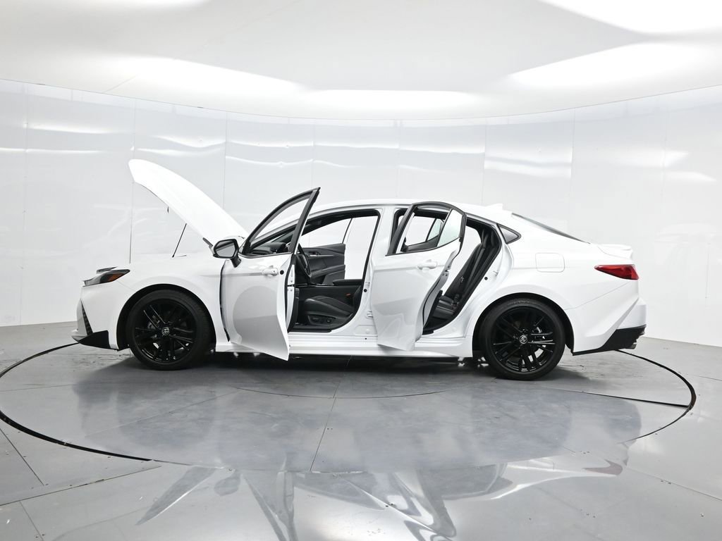 Used 2025 Toyota Camry SE w/ Convenience Package image 48