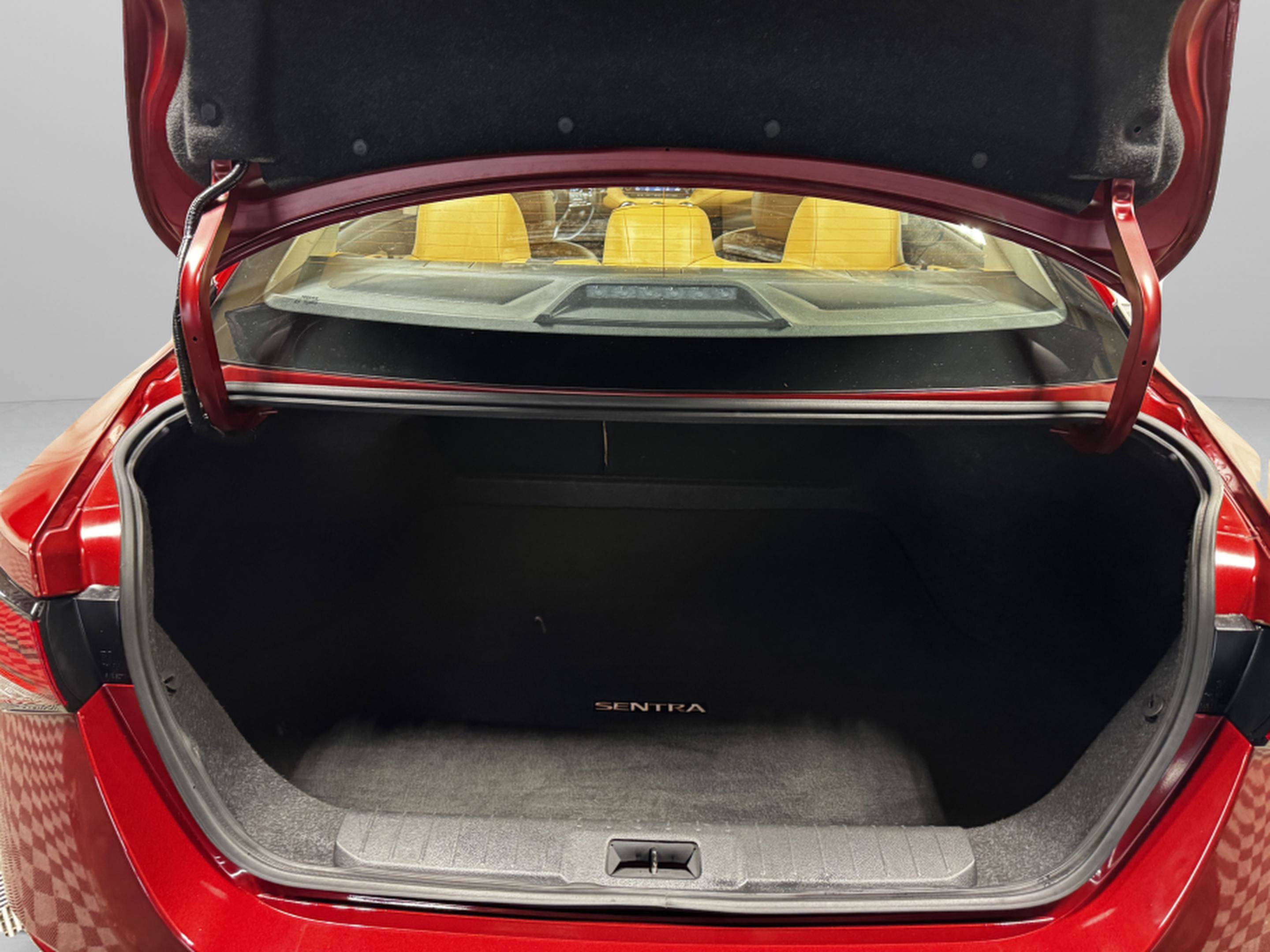 Used 2021 Nissan Sentra SV w/ SV Premium Package image 41