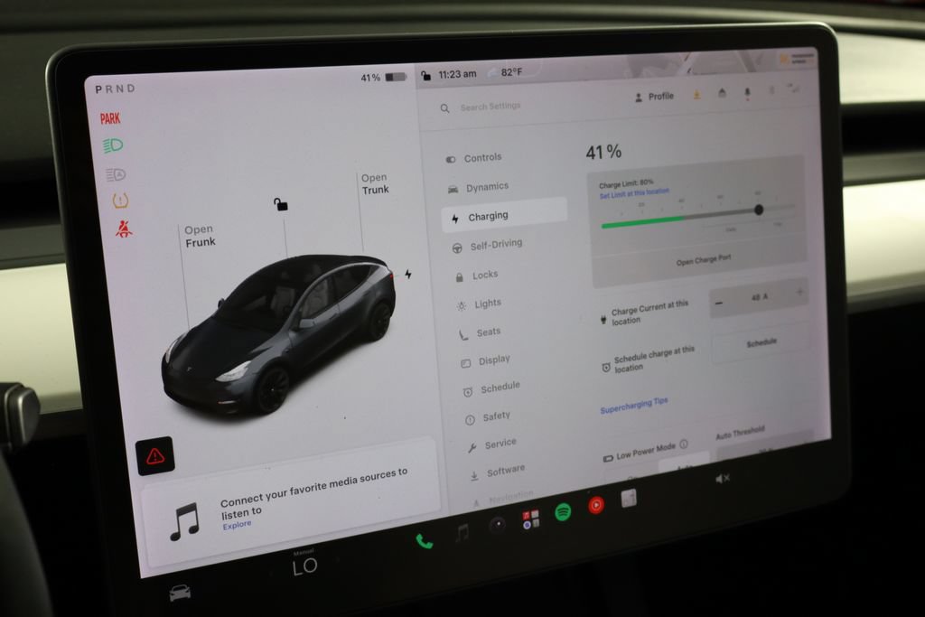 Used 2021 Tesla Model Y Long Range AWD/4WD image 26