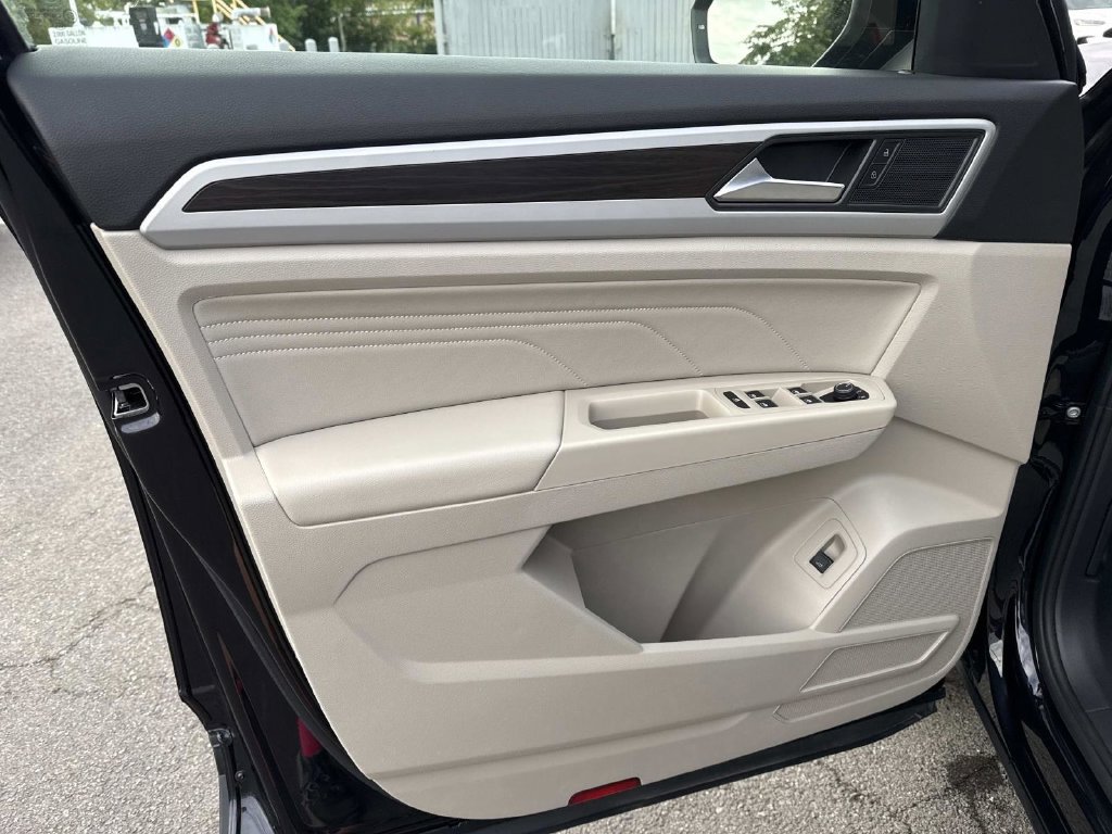 Used 2023 Volkswagen Atlas SE AWD/4WD image 9