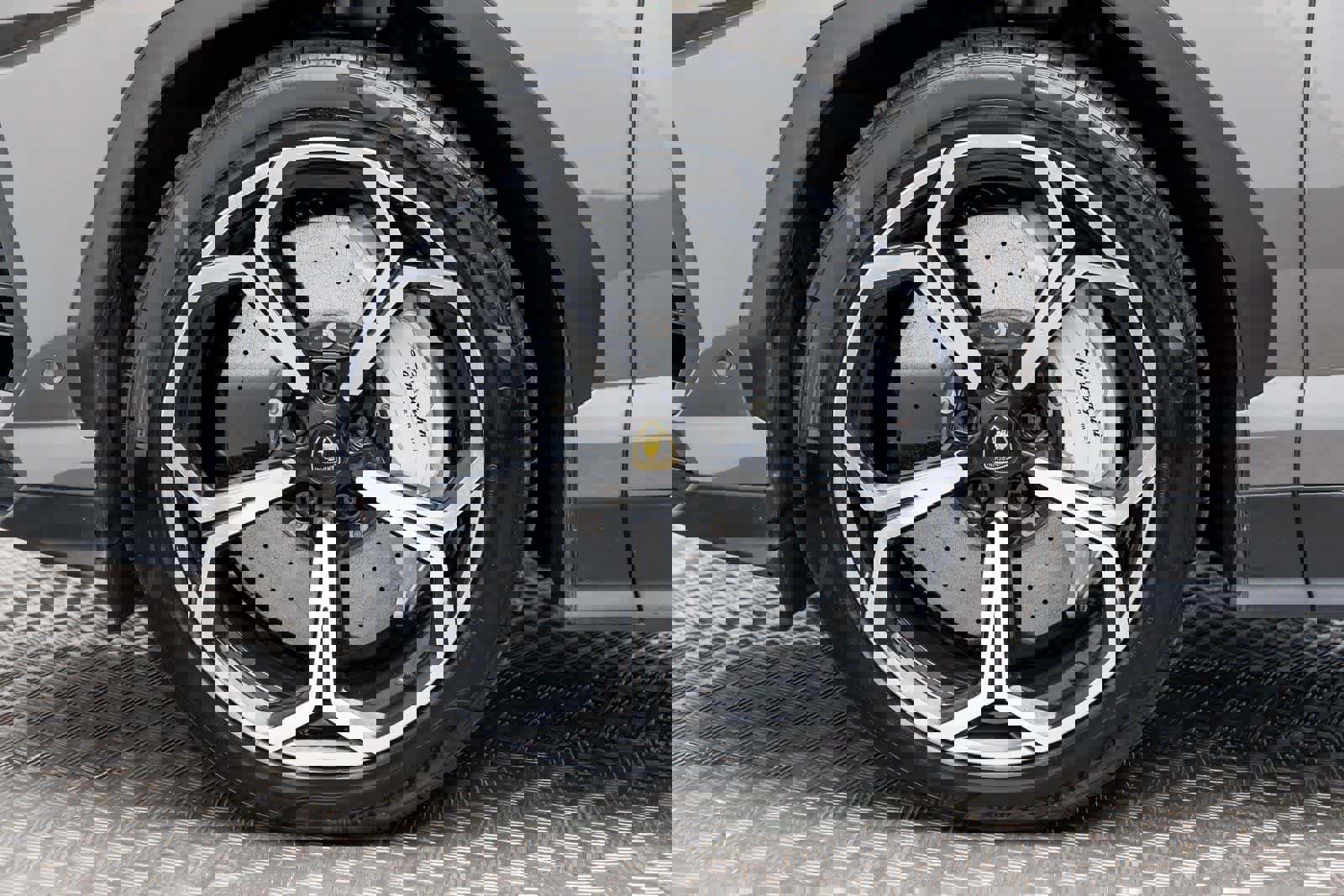 Used 2022 Lamborghini Urus AWD/4WD image 7