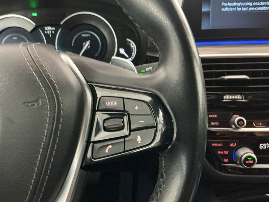 Used 2018 BMW 530e w/ Premium Package 2 image 14