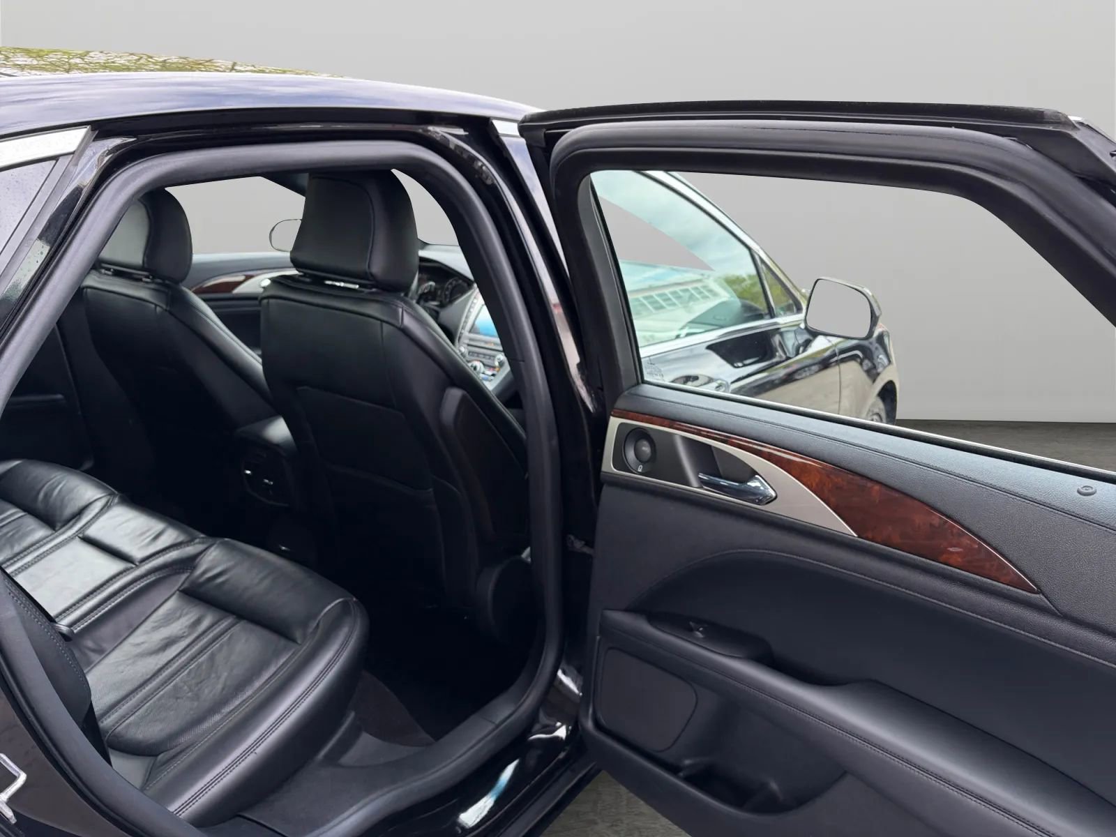 Used 2020 Lincoln MKZ Reserve w/ Monochromatic Package AWD/4WD image 15