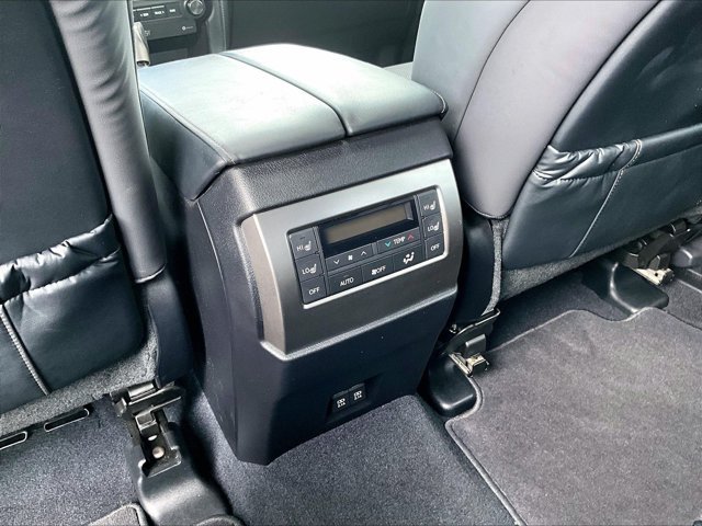 Used 2023 Lexus GX 460 Premium w/ Accessory Package AWD/4WD image 25