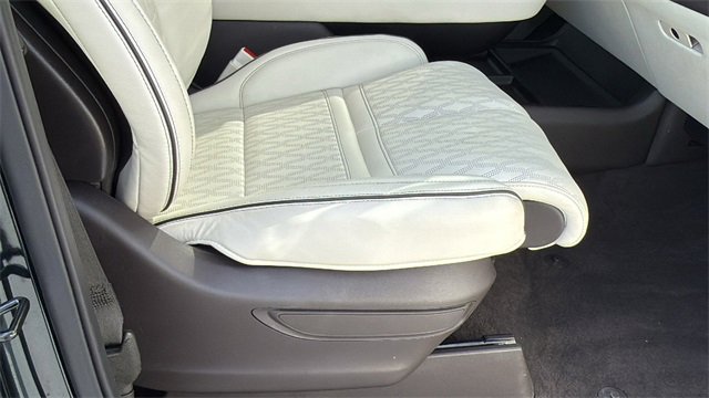 Used 2023 Lincoln Navigator Black Label image 11