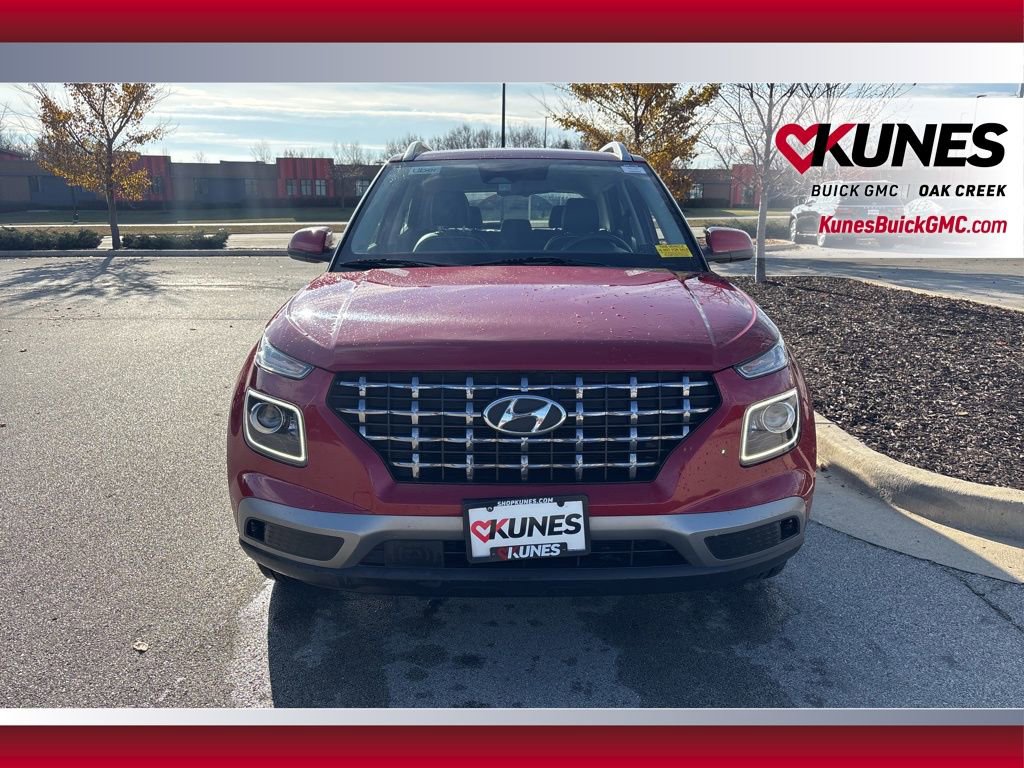 Used 2023 Hyundai Venue Limited w/ Cargo Package image 3