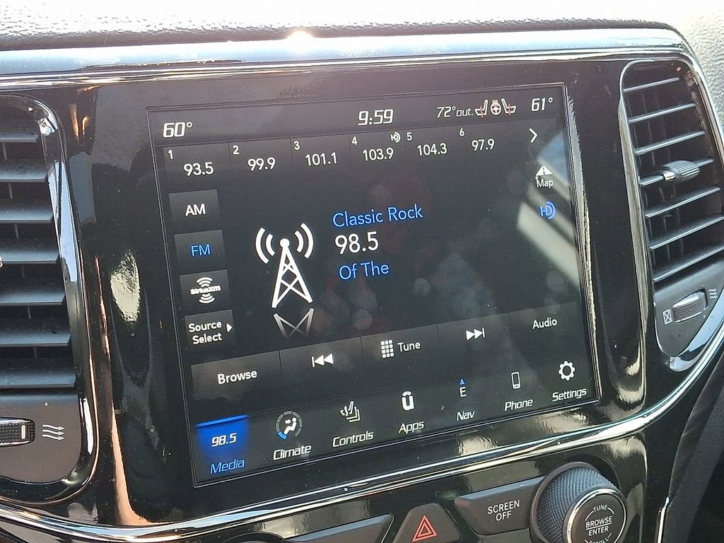 Used 2019 Jeep Grand Cherokee Altitude image 16