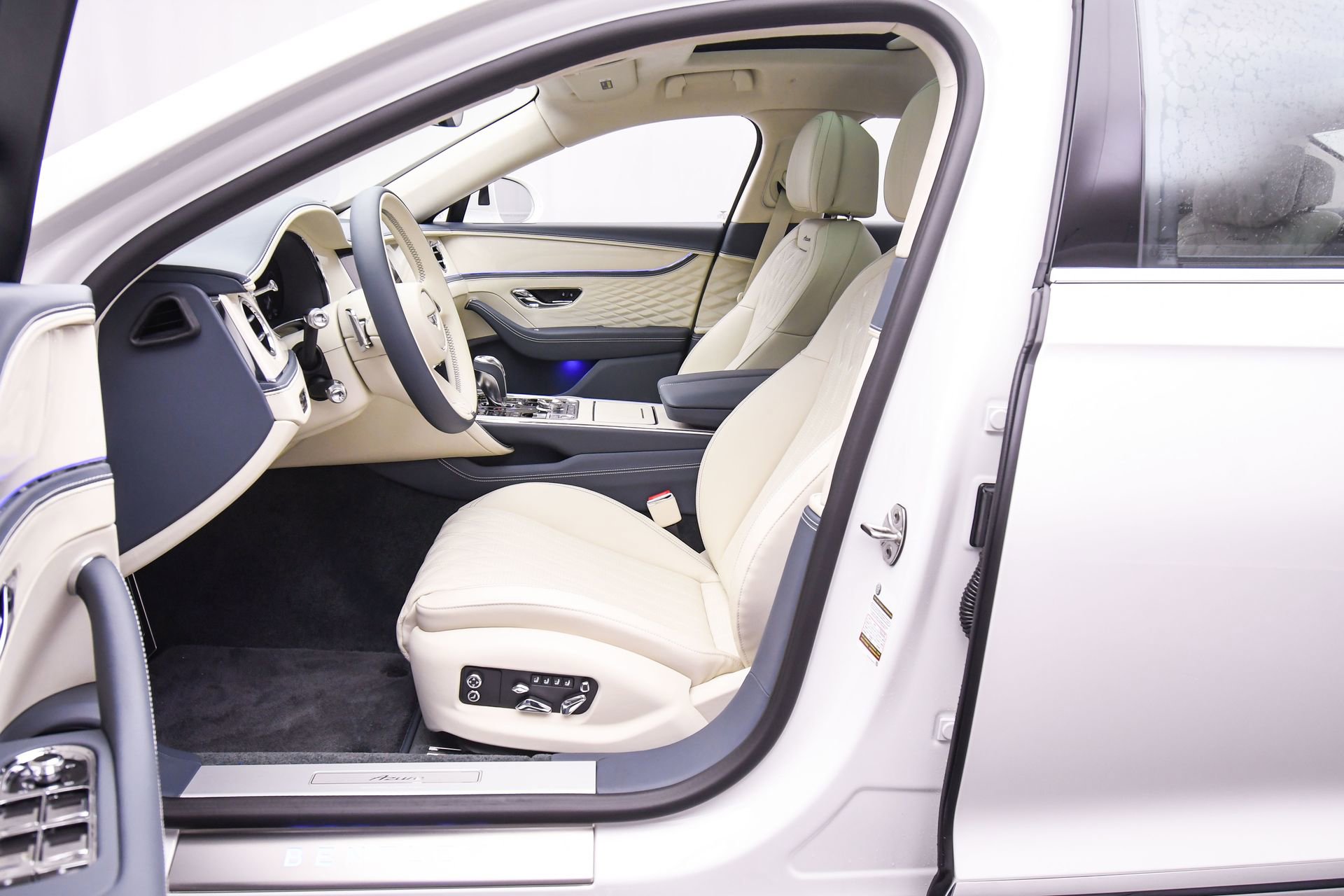 New 2026 Bentley Flying Spur Plug-In Hybrid image 19