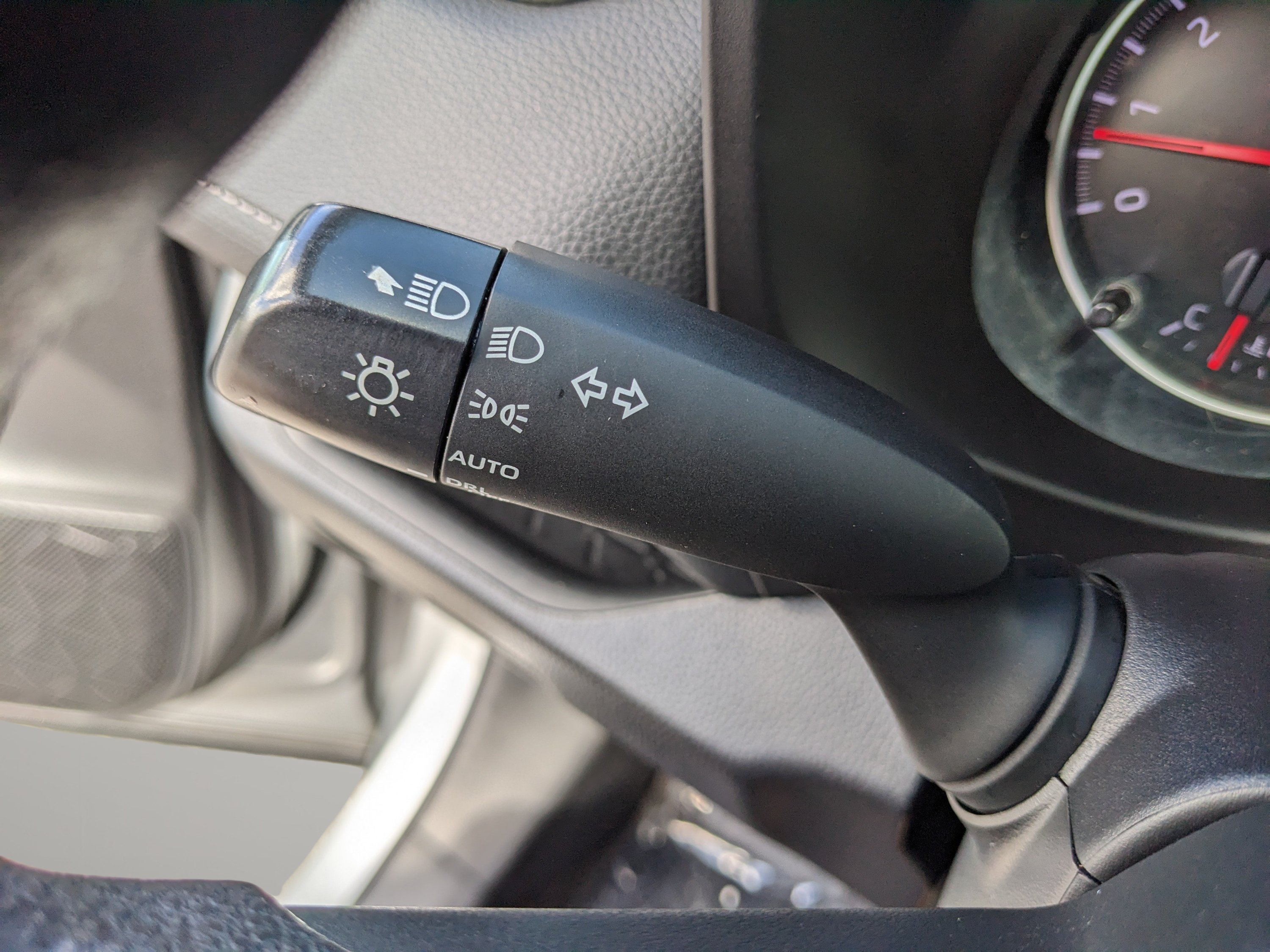 Used 2022 Toyota RAV4 XLE FWD image 31