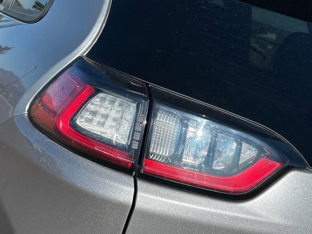 Used 2019 Jeep Cherokee Trailhawk w/ Comfort/Convenience Group image 31