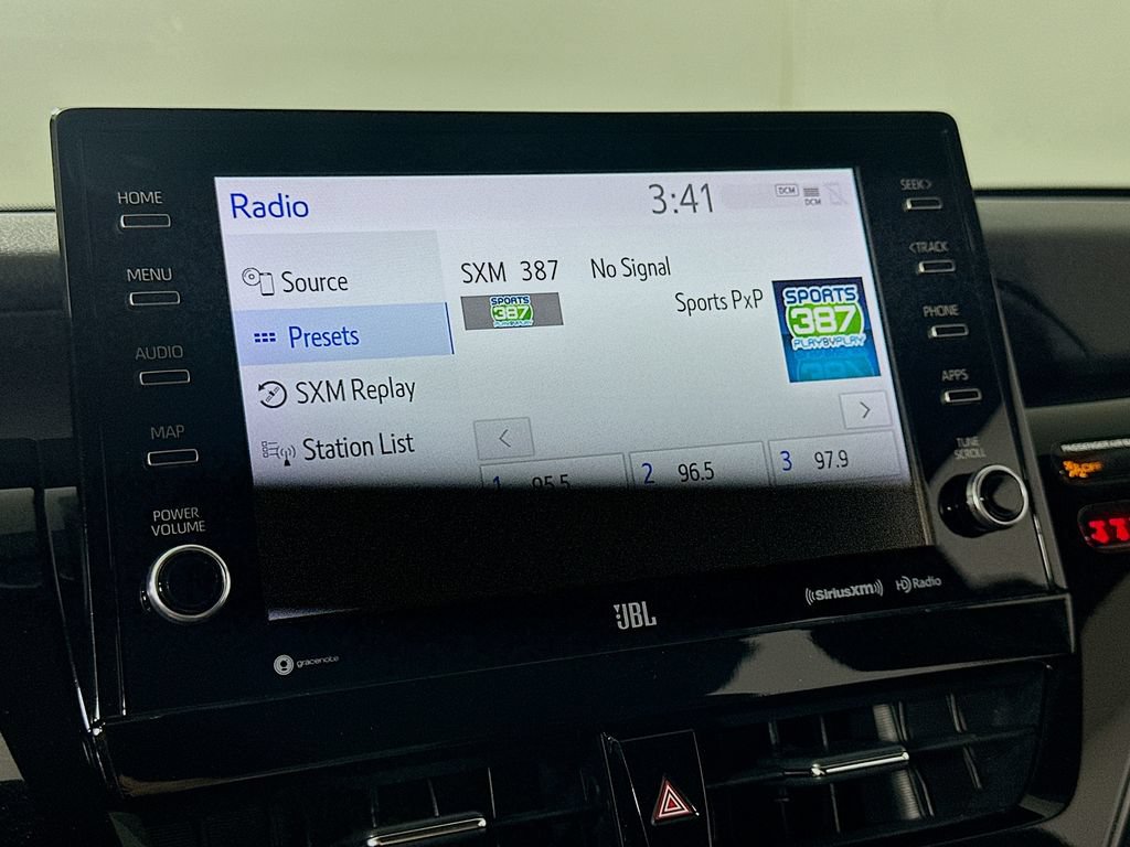 Used 2022 Toyota Camry XSE FWD image 28