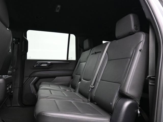 Used 2025 Chevrolet Suburban Z71 AWD/4WD image 18