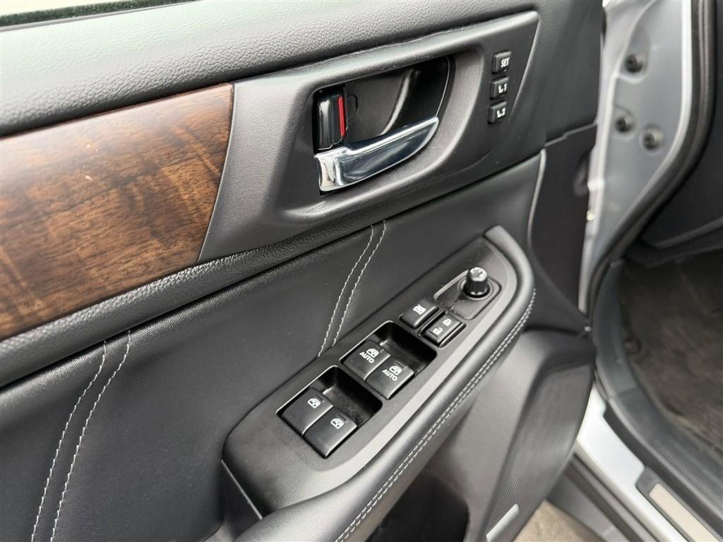 Used 2018 Subaru Outback 2.5i Limited image 18