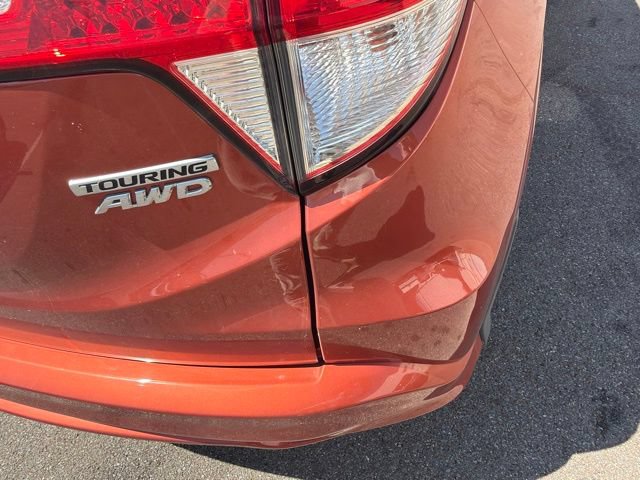 Used 2020 Honda HR-V Touring image 2