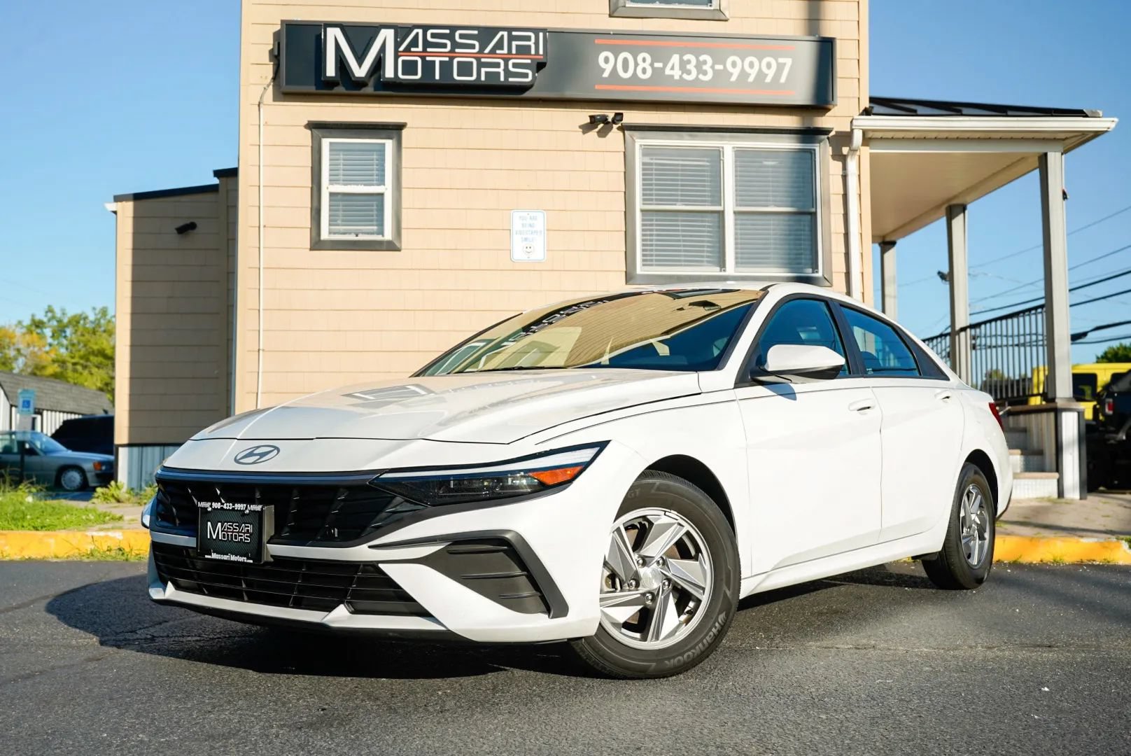 Used 2025 Hyundai Elantra SE FWD image 1