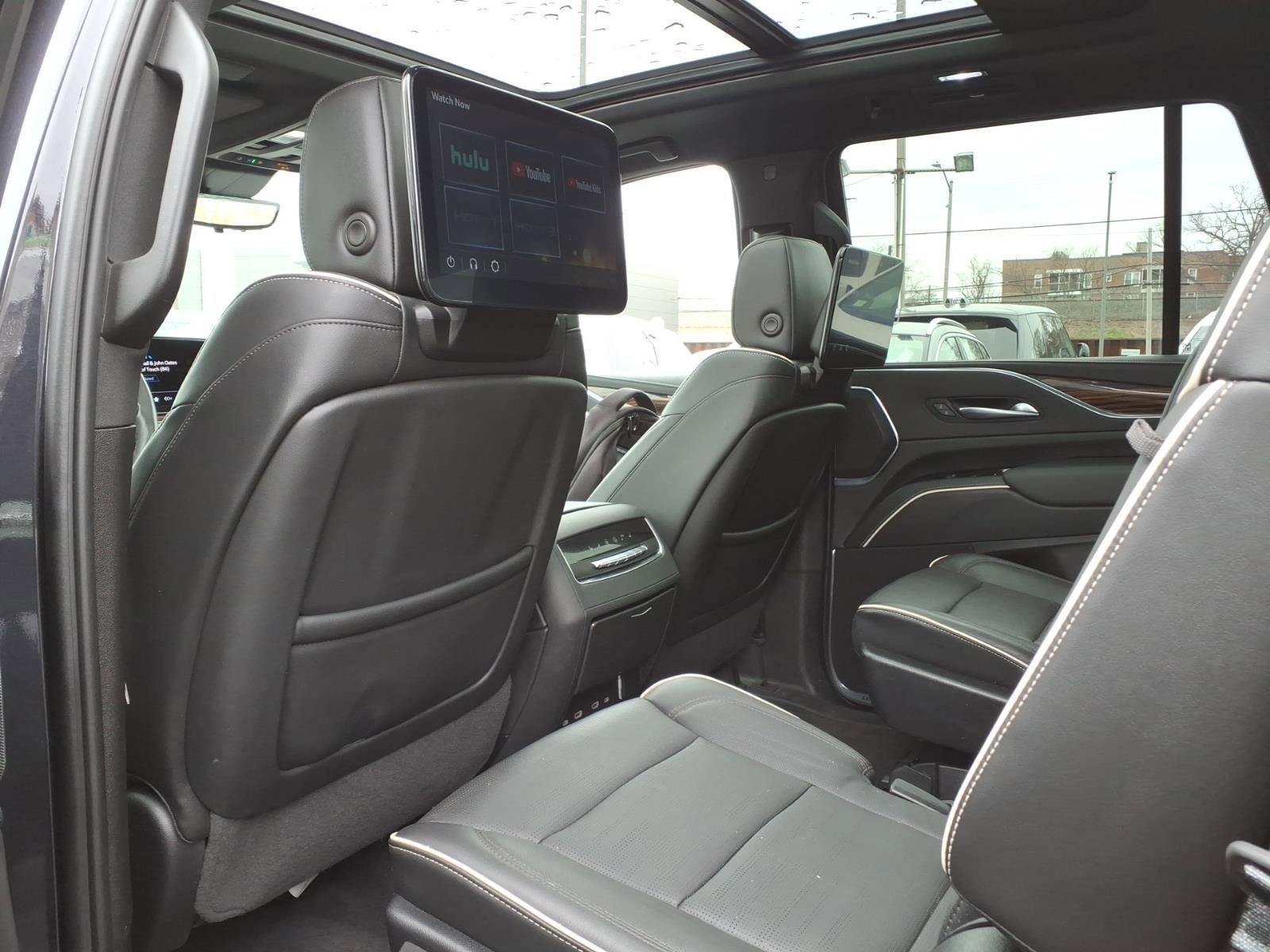 Certified 2023 Cadillac Escalade Premium Luxury w/ Performance Package image 22