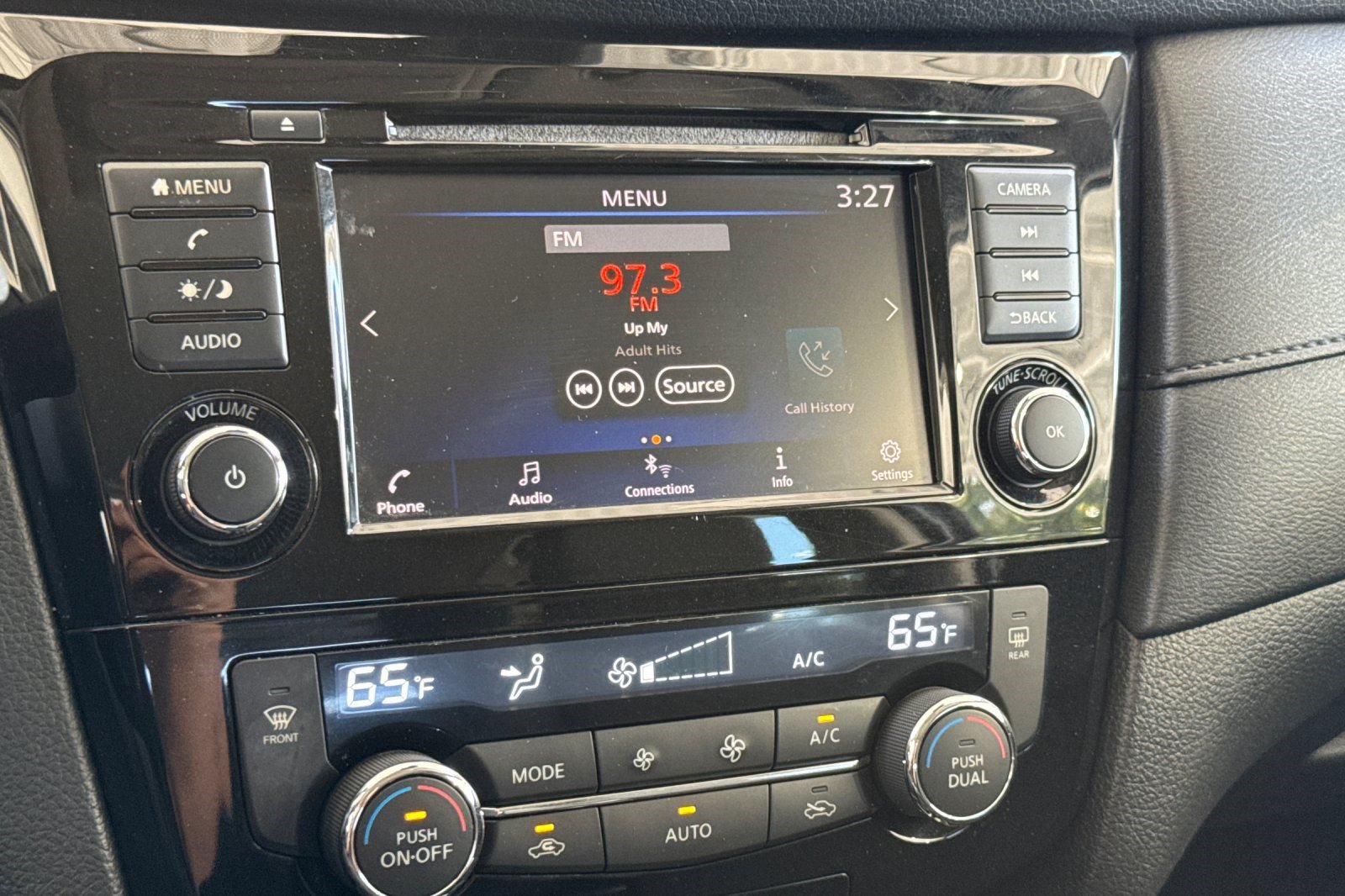 Used 2020 Nissan Rogue SV FWD image 24