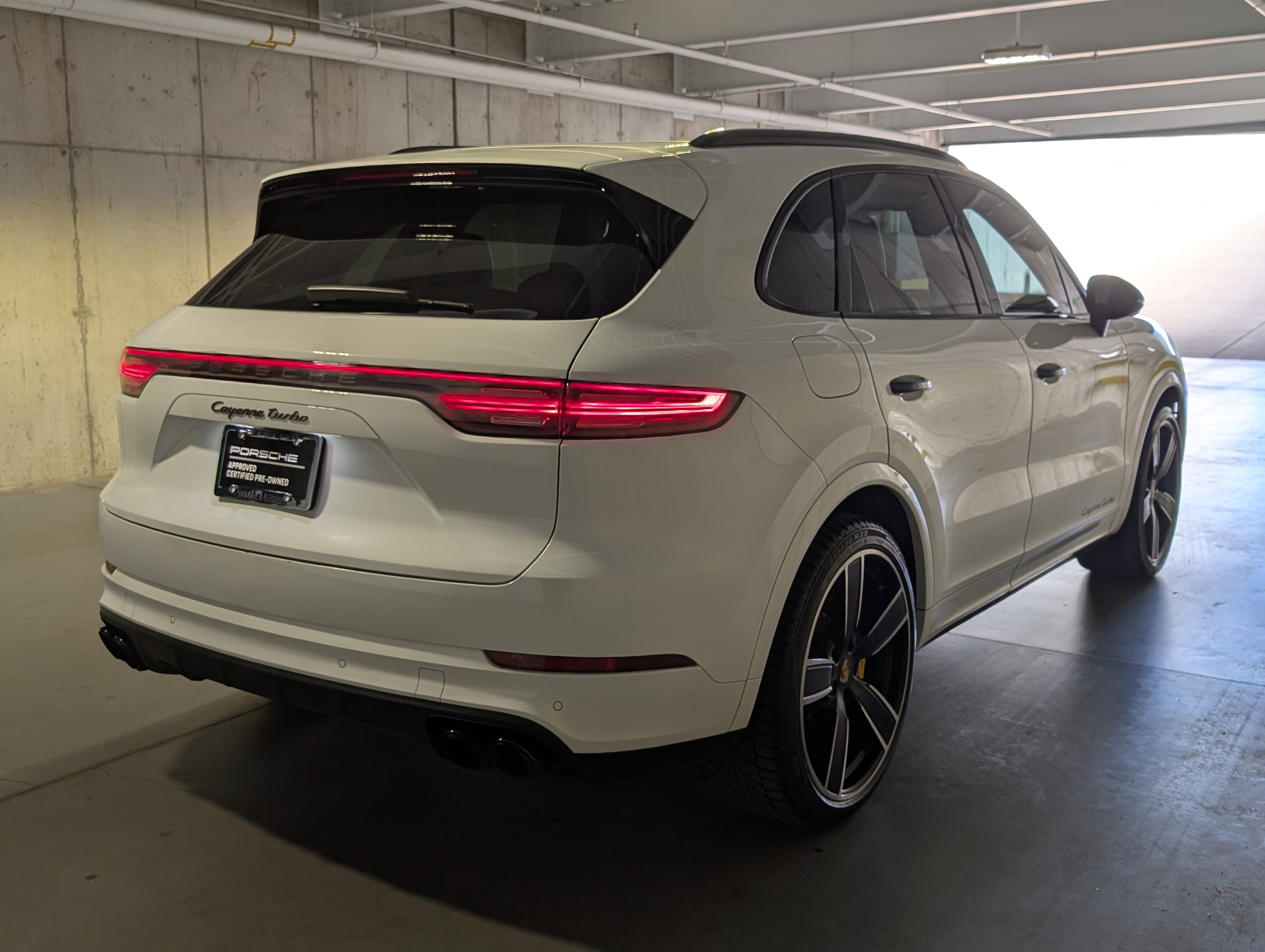 Certified 2022 Porsche Cayenne Turbo image 6
