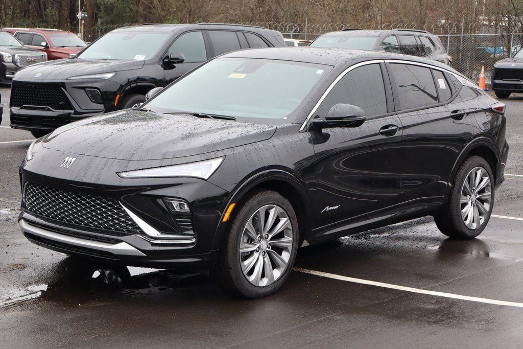 New 2026 Buick Envista Avenir image 2