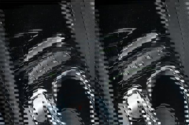 Used 2023 Buick Envision Essence image 32