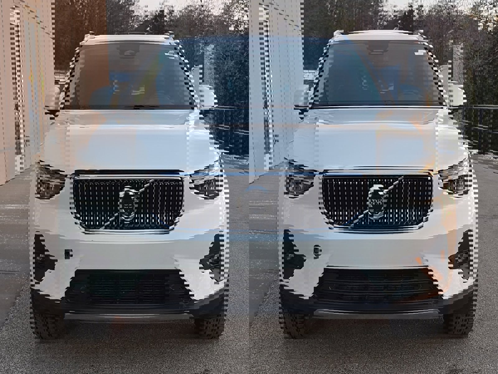 Certified 2025 Volvo XC40 B5 Plus image 2