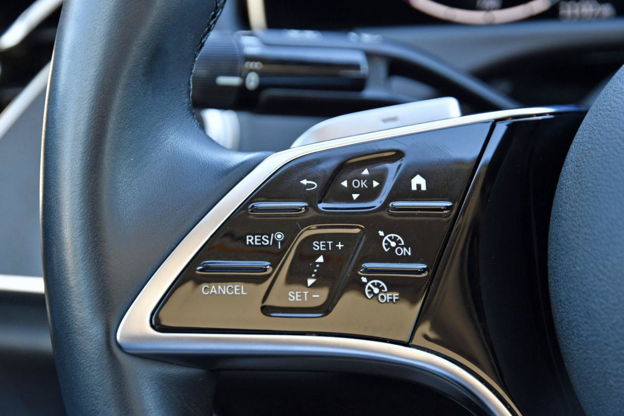 Used 2025 Mercedes-Benz E 350 Sedan image 12