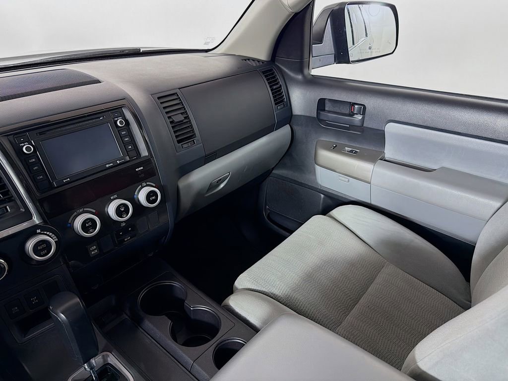 Used 2018 Toyota Sequoia SR5 image 21